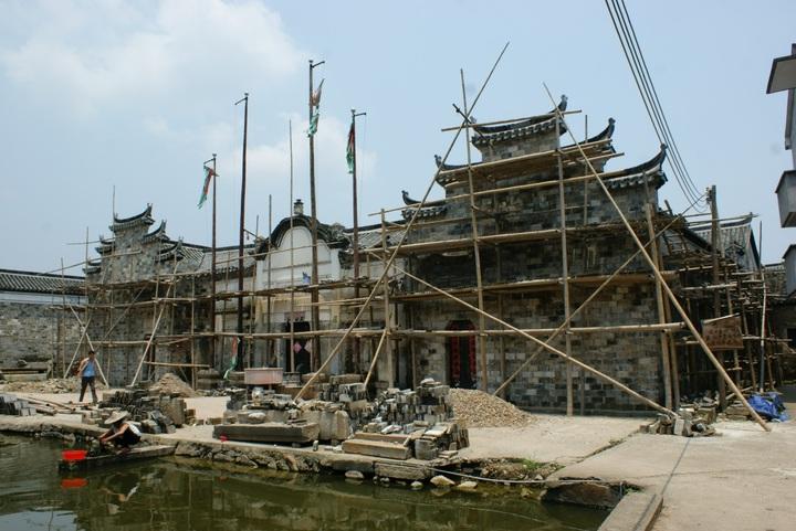 起重滑車應(yīng)用于建筑群修繕工程